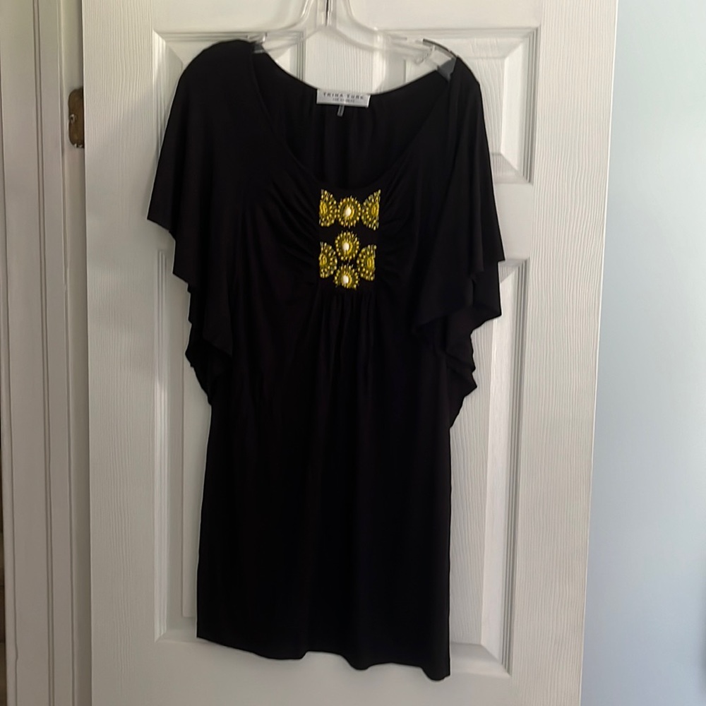 PERFECT SUMMER DRESS! TRINA TURK BLACK DRESS WITH YELLOW & WHITE BEADED CENTER!